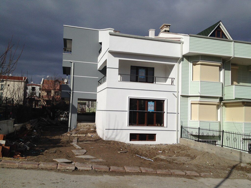 Bursa Karacabey’de 115 m² natamam daire mahkemeden satılıktır