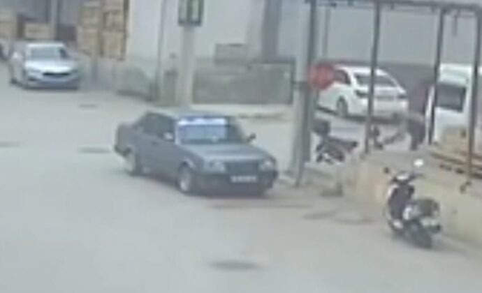 Motosiklet çalarken kameraya yakalandı