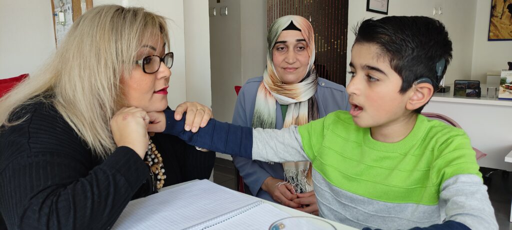 10 yıl sonra “anne” dedi… Bir annenin en mutlu anı kamerada…