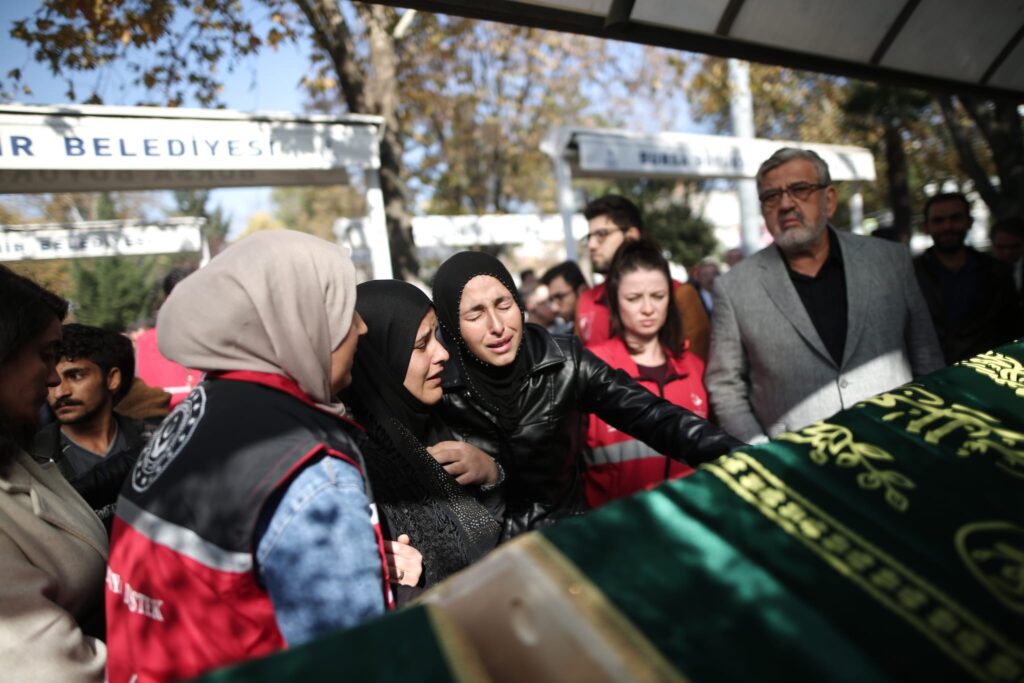 Bu acıya yürek dayanmaz