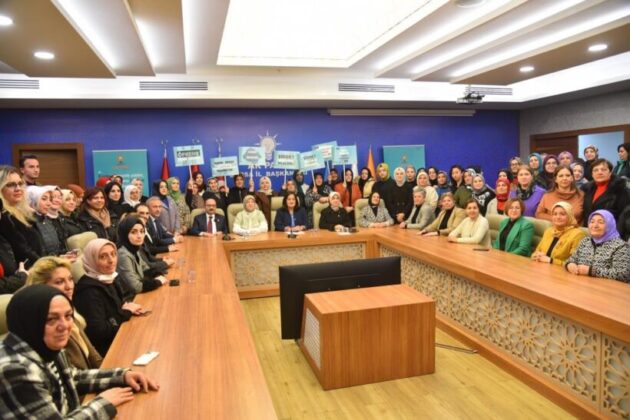 AK kadınlar; “kadına yönelik şiddetle mücadele etmekte kararlıyız”
