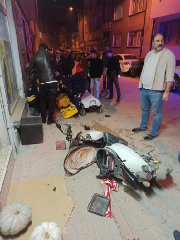 Sürücünün çarptığı bisikletliyi bırakıp kaçtığı anlar kamerada