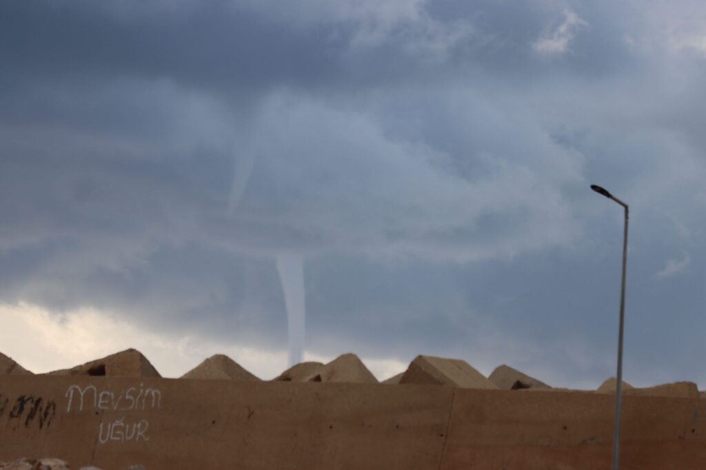 Hatay’da sahilde 4 hortum meydana geldi