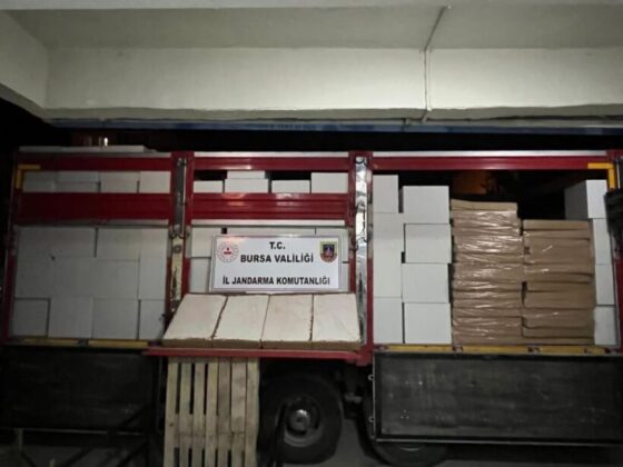 Jandarmadan 3 milyon 400 bin kaçak makaron operasyonu