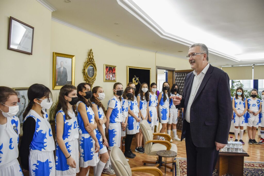 Karacabey, spordaki başarılarıyla da dikkat çekiyor