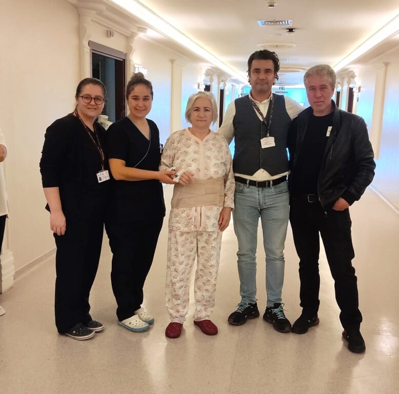 Yüksekten düşerek omurgasını kırdı, 2 günde taburcu oldu