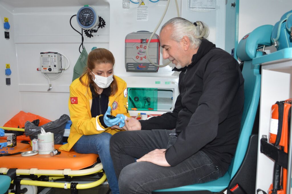 Orhangazi Belediyesi Dünya Diyabet Gününde Ücretsiz Şeker Ölçümü Yaptı