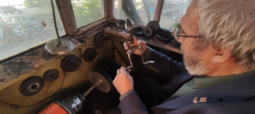 81 yaşında yaptığı sanatla hayran bırakıyor