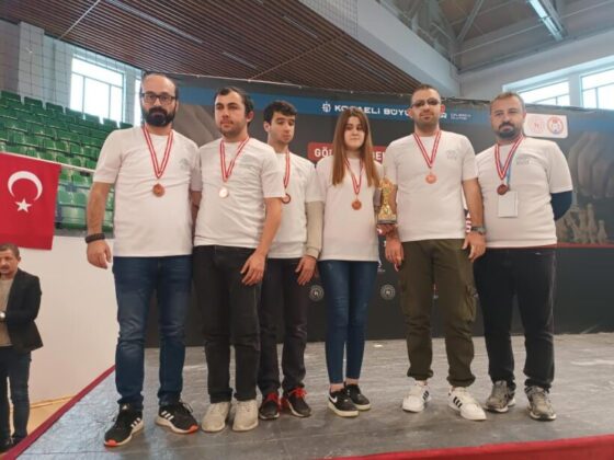 Görme Engellilerden satrançta bronz madalya