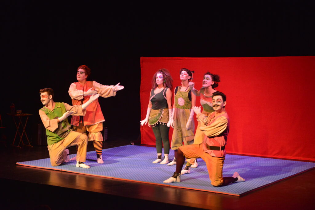 Tiyatro festivaline coşkulu veda