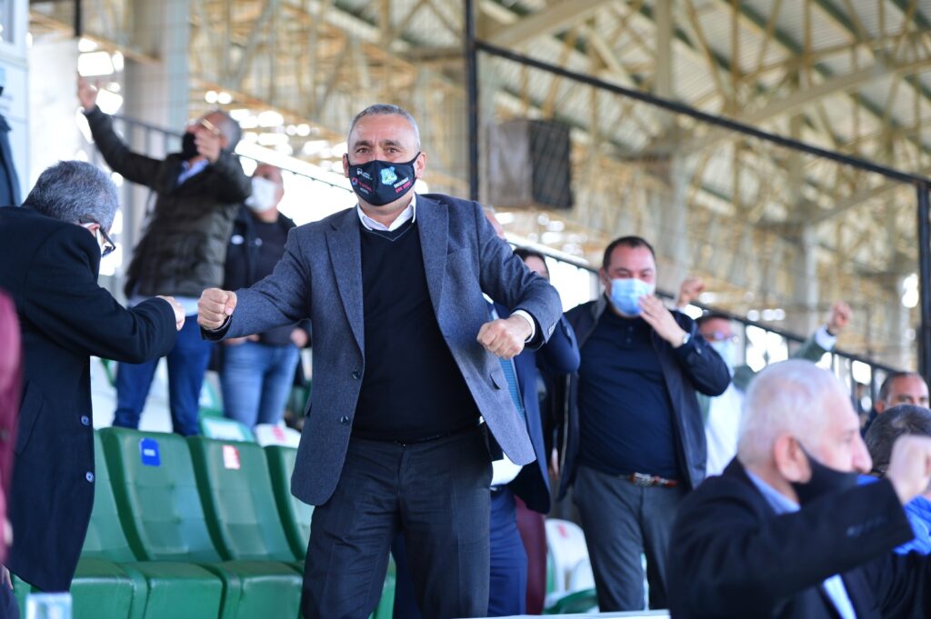 TARAFTARIN SESİNE KULAK VERİN!