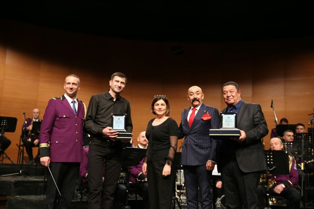 Türk dünyası yeni nesil medyayı konuştu