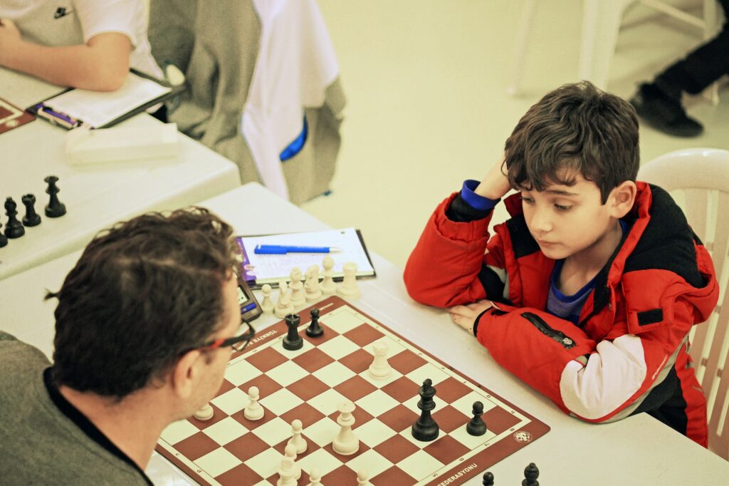 Satranç ustaları kupalarını aldı