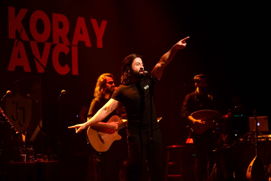 Koray Avcı Bursalıları coşturdu