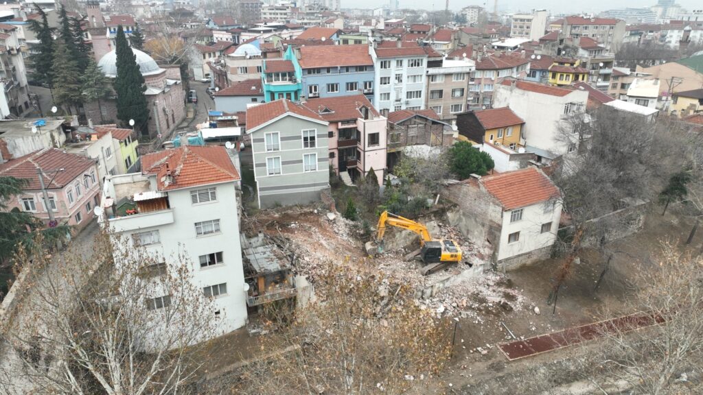 Bursa’da riskli yapılar ortadan kaldırılıyor