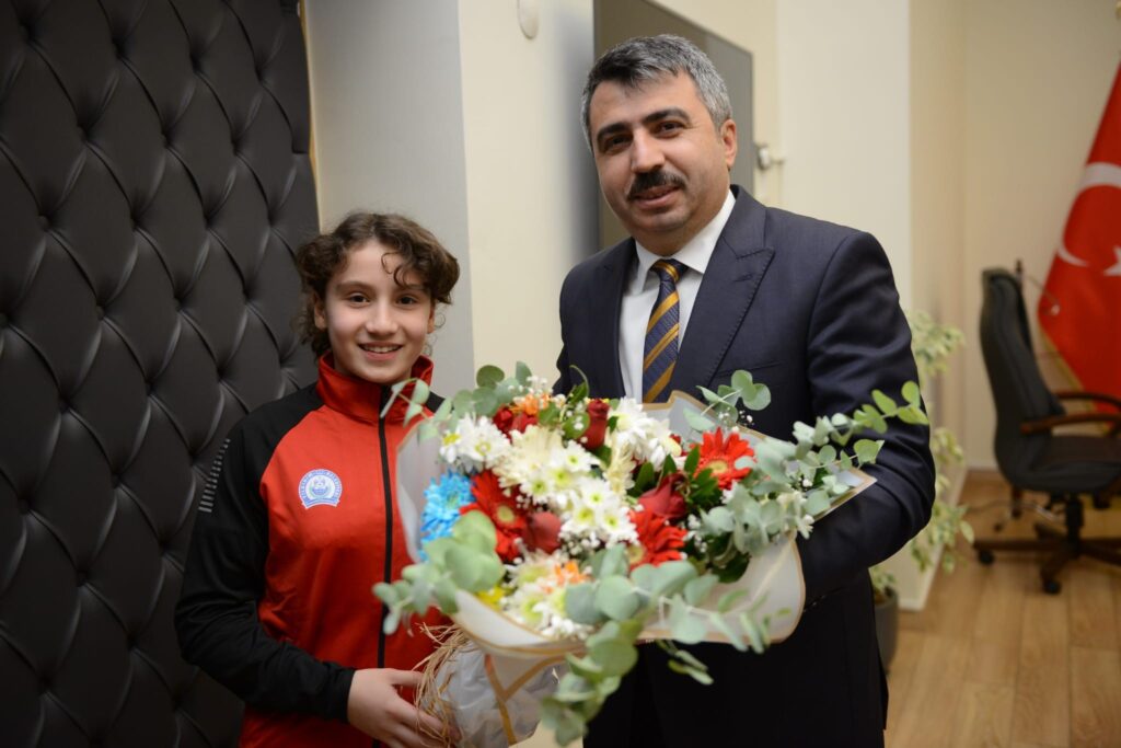 Başkan Yılmaz şampiyonları ağırladı