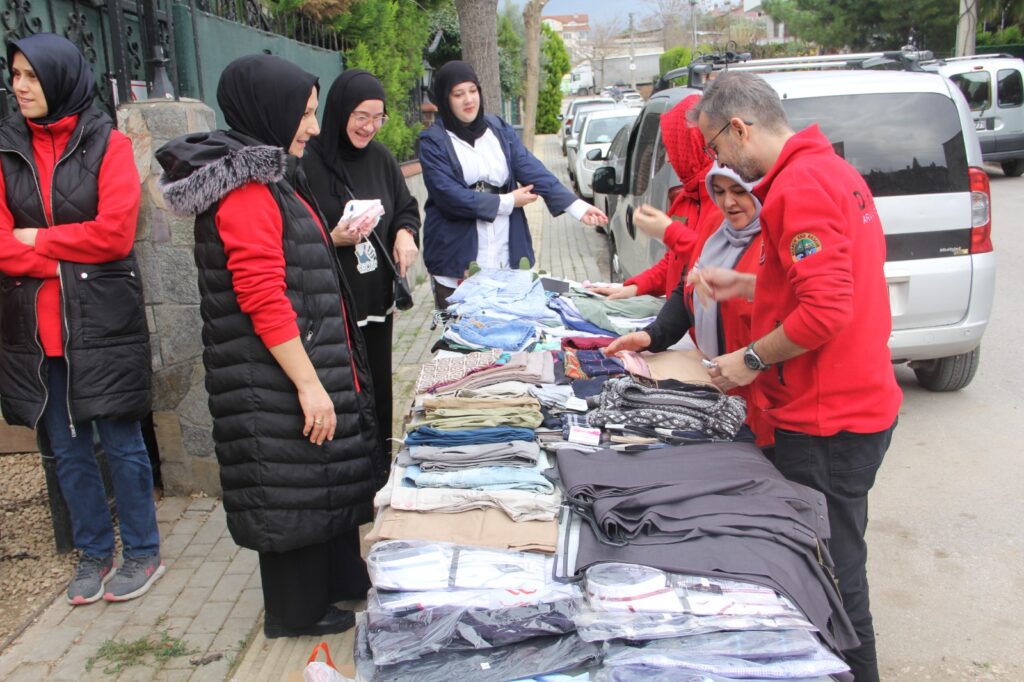 Bursa’da DASKUT’tan sokak hayvanlarına yardım kermesi