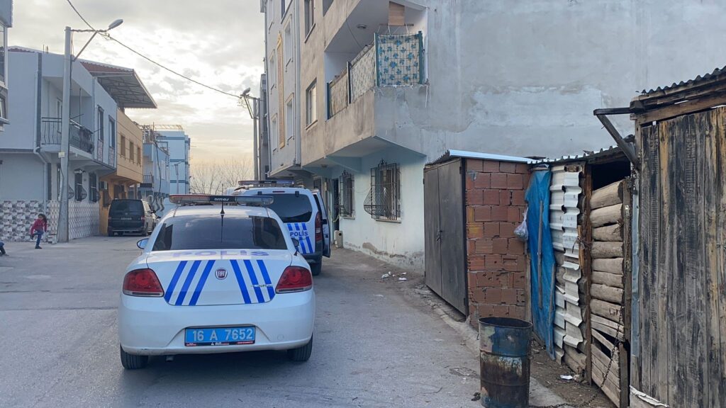 Komşusuna kurşun yağdırdı