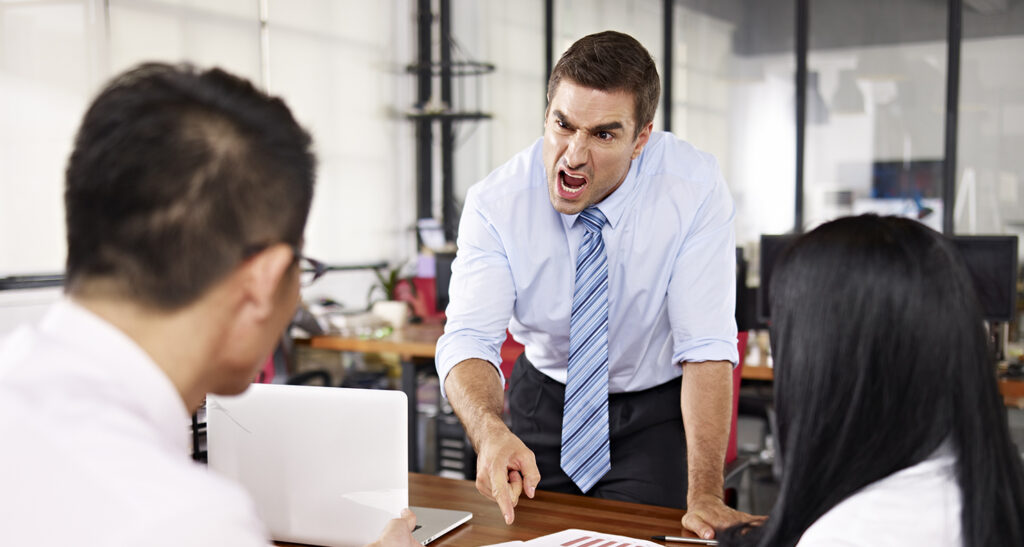 Amirine beddua eden işçi tazminatsız kovuldu