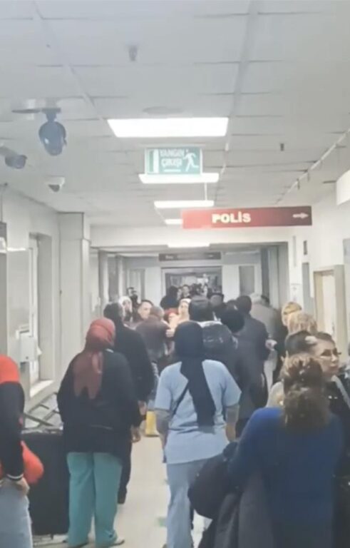 Kızları balkondan düştü, aileler hastanede birbirine girdi