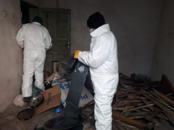 Osmangazi’de çöp ev temizlendi mahalleli nefes aldı