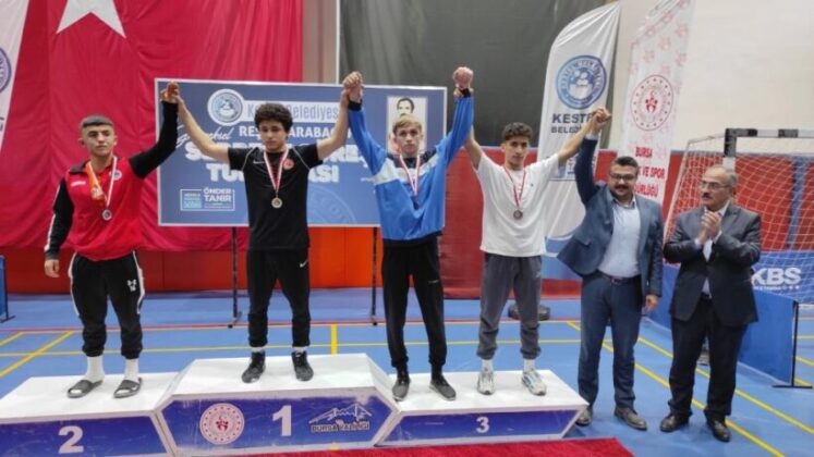 Bursa’da geleneksel Reşit Karabacak serbest güreş turnuvası yapıldı