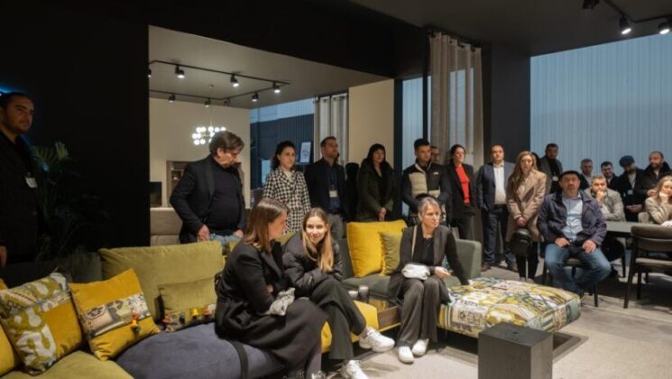 Dünyanın mobilyasını üretiyor…