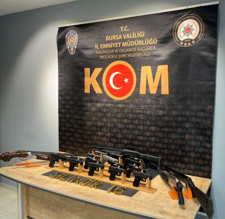 Bursa’da silindir operasyonu: 14 silah ele geçirildi