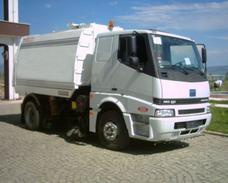 2004 model BMC marka PRO.624 YHT model araç icradan satılıktır