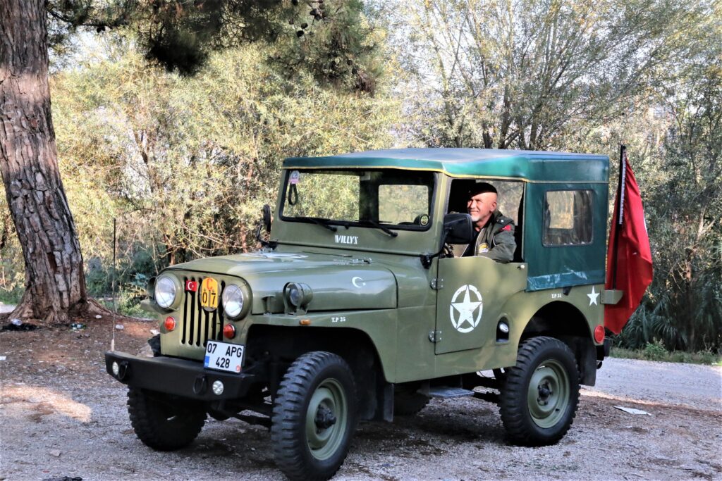 Kırmızı ışıkta durunca herkes satılık olup olmadığını soruyor