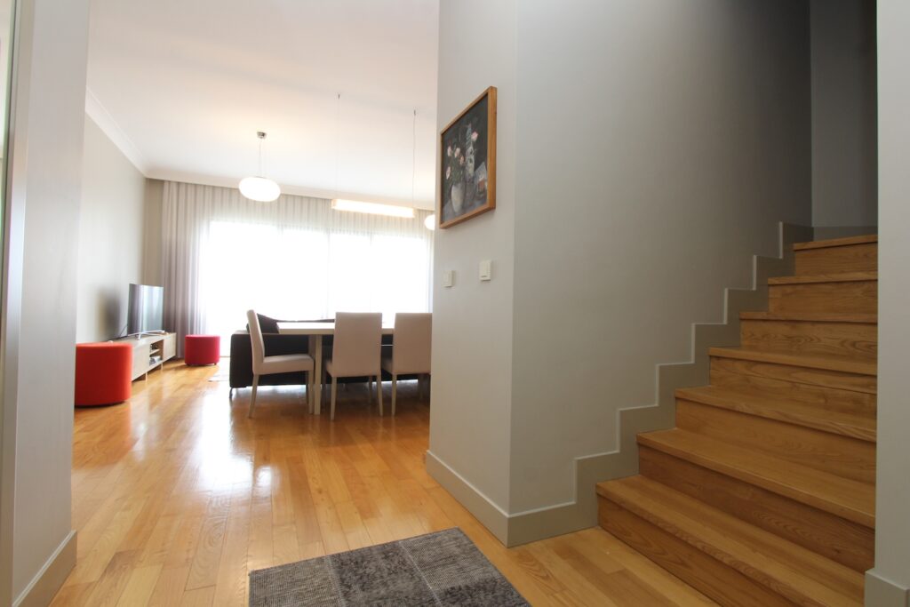 Bursa İnegöl’de 274 m² dubleks daire icradan satılıktır