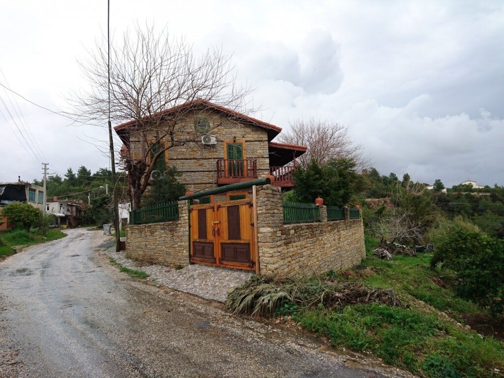 Bursa Osmangazi’de 123 m² arsa üzerindeki iki katlı kargir bina mahkemeden satılıktır