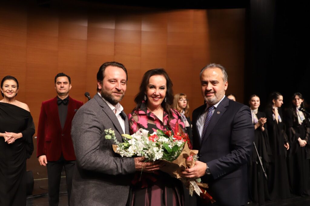 Bursa Zeki Müren Güzel Sanatlar Lisesi Öğrencilerinden Usta İsimlerle Eşsiz Konser