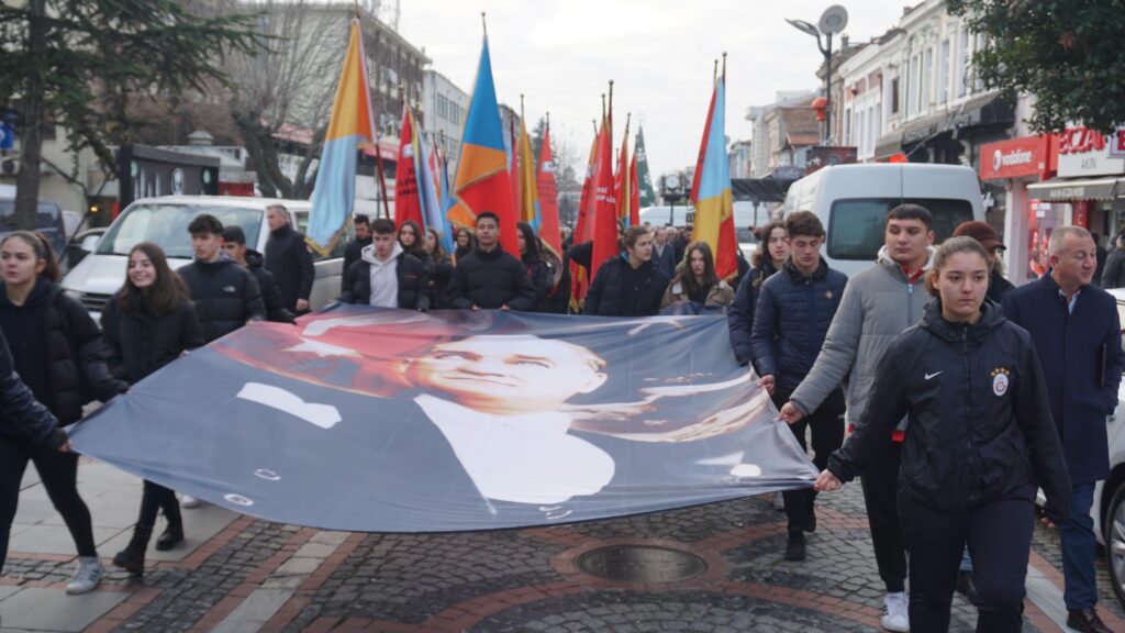 Atatürk’ün Edirne’ye gelişinin 92’nci yılı törenle kutlandı