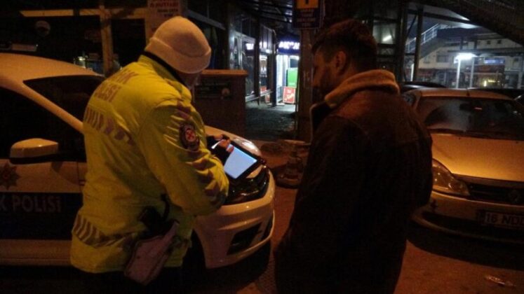 2.96 promil alkollü çıkan sürücüden polise: “Bu kadar heyecan yapmaya gerek yok”