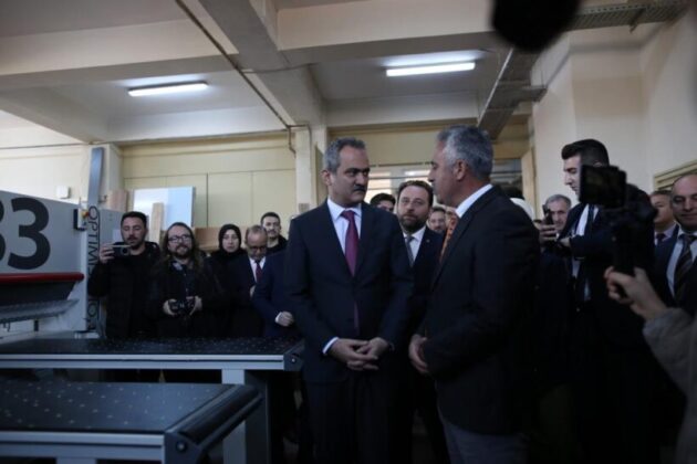 Bakan Özer: “Kat sayı uygulamasından sonra ciddi travma yaşayan mesleki eğitim artık çok güçlü”