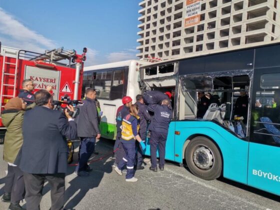 Kayseri’de 2 halk otobüsü çarpıştı: Çok sayıda yaralı var