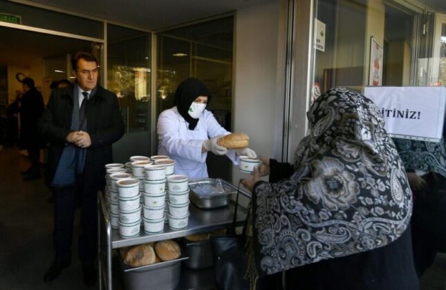 Osmangazi’de ihtiyaç sahiplerinin yüzü güldü