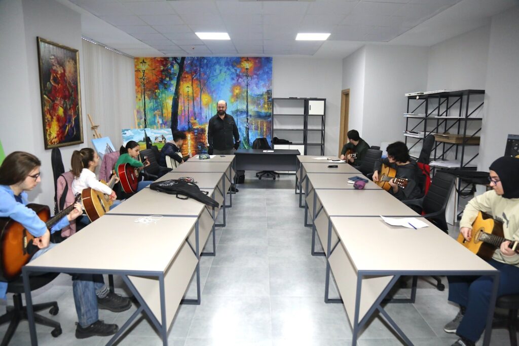 Gürsu’nun çocuklarına ücretsiz kurs desteği