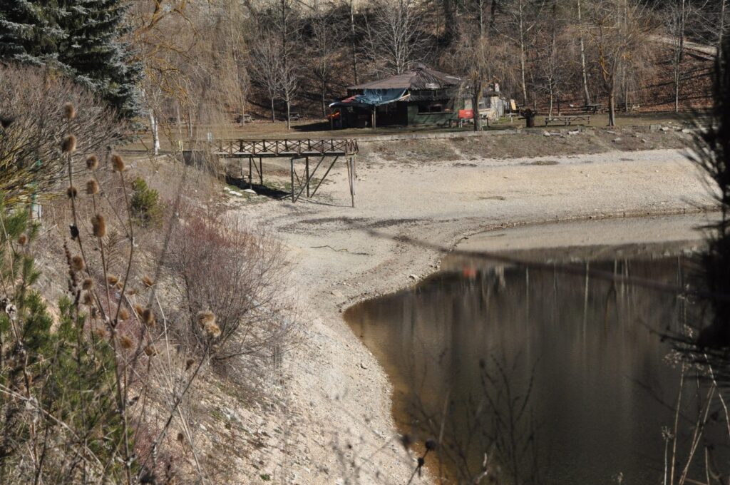 Sünnet Gölü’ne gelen ziyaretçiler umduğunu bulamıyor