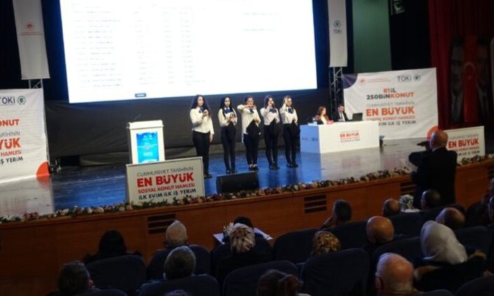 Bursa’da TOKİ kura heyecanı…Salon doldu taştı