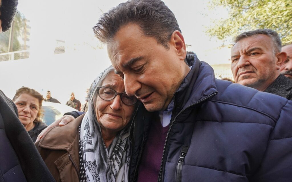 Ali Babacan: “Kimse kimseye milletin parasıyla caka satmasın”