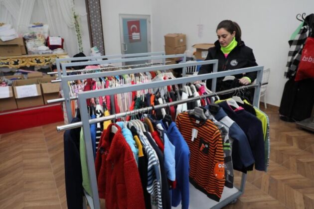 Gemlik’te depremin yaraları dayanışma ile sarılıyor