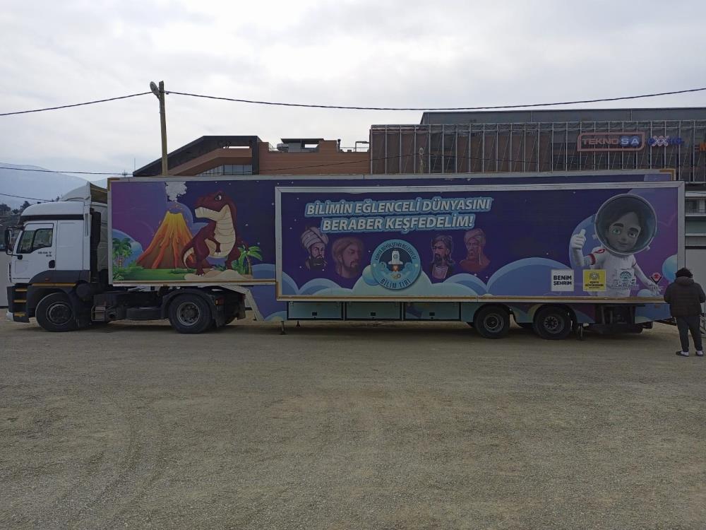 Konteyner kentteki çocuklara bilim merkezi morali