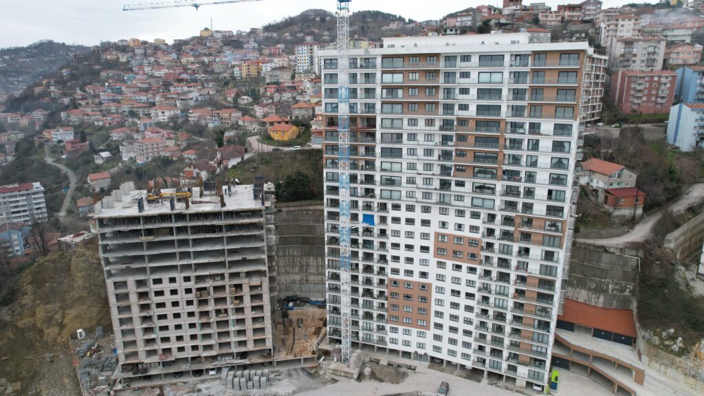 Yaptığı 24 katlı binayla sosyal medyanın gündemine oturdu