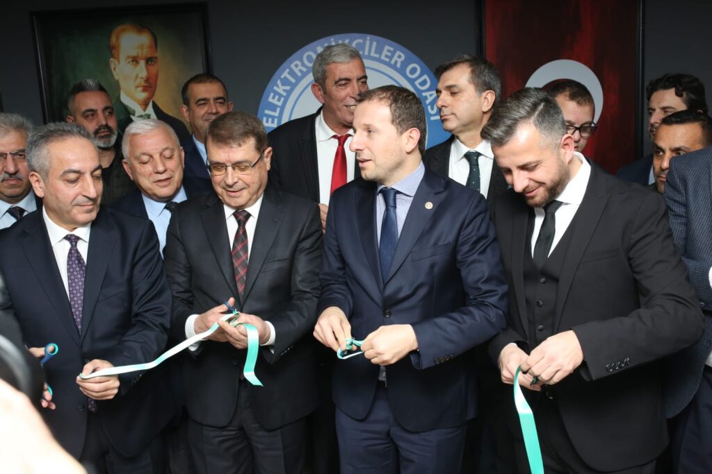Bursa Elektronikçiler Odası yeni yerine taşındı