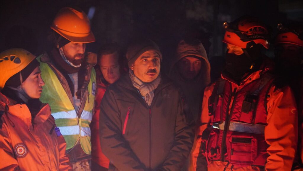 Yıldırım, depremzedeler için tek yürek