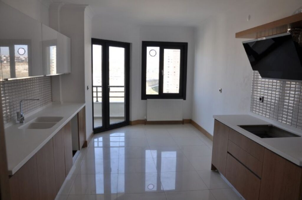 Bursa İnegöl’de 65 m² daire icradan satılıktır