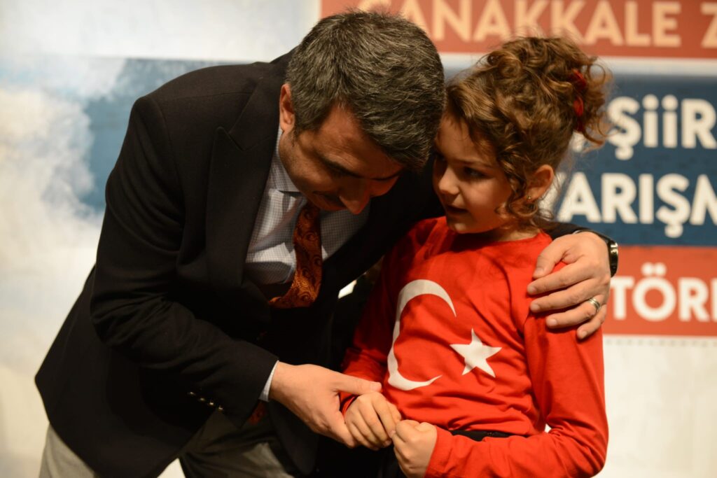 Çanakkale Destanı’nı en iyi anlatan öğrenciler Yıldırım’da ödüllendirildi