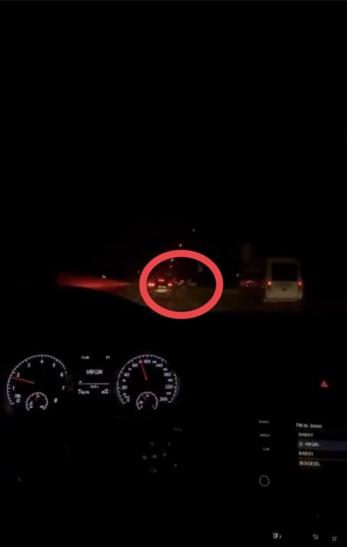 Yolculuk anını görüntülerken kazayı çekti